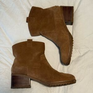 Sorel Tan western style boot